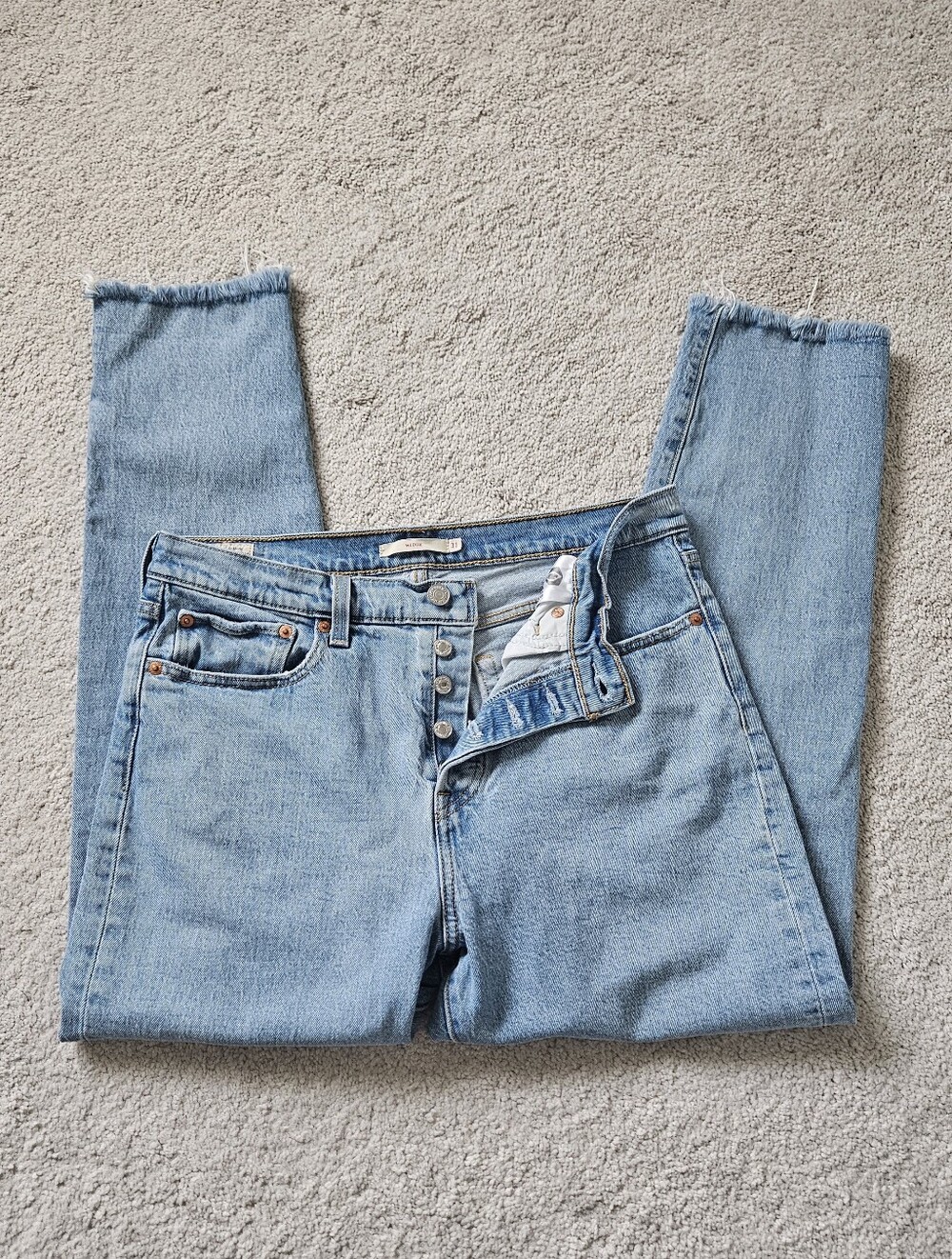 Levi's | Wedgie High Rise Button Closure Jeans Women 31 Cotton Denim Classic